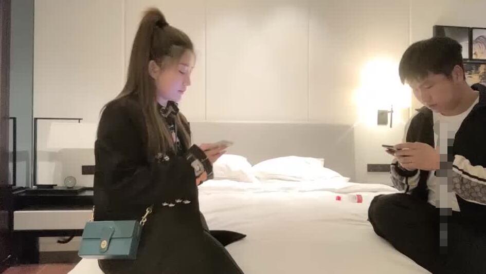 [主播探花] 2021-04-11 小宝寻花04-11外围神似关晓彤