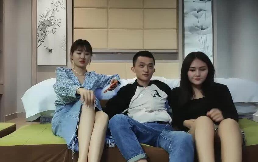 老嫖探花03-31妹子的逼太松射不出来双飞美女2