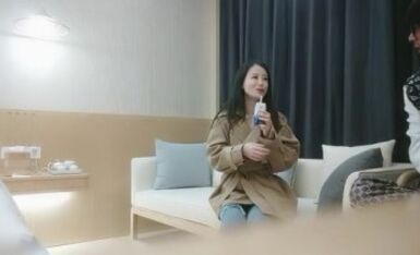 战神小利高品质探花风衣气质外围美女，服务的好再给你小费