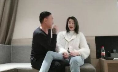 伟哥最近有点背老被人暗算足浴撩妹失败只好酒店约了个极品外围女