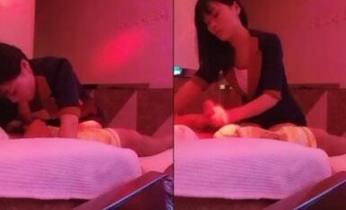 牛奶米汤足浴店搞女技师，奶子给我看一下，拔出大屌让妹子口