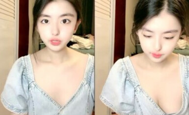 Joy宝贝-- 治愈笑容，五官小巧，萝莉宝藏女孩，怎么有那么甜的正点女孩，小奶兔软又翘挺！