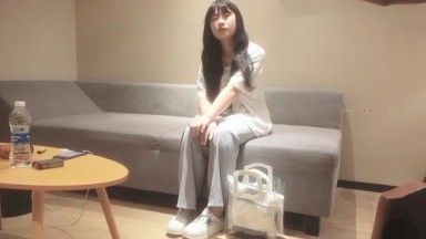 【探花新人小赵】，青涩乖巧小姐姐，JK制服搭黑丝，口交还不习惯但很认真，全程给人贴心小女友般的感觉