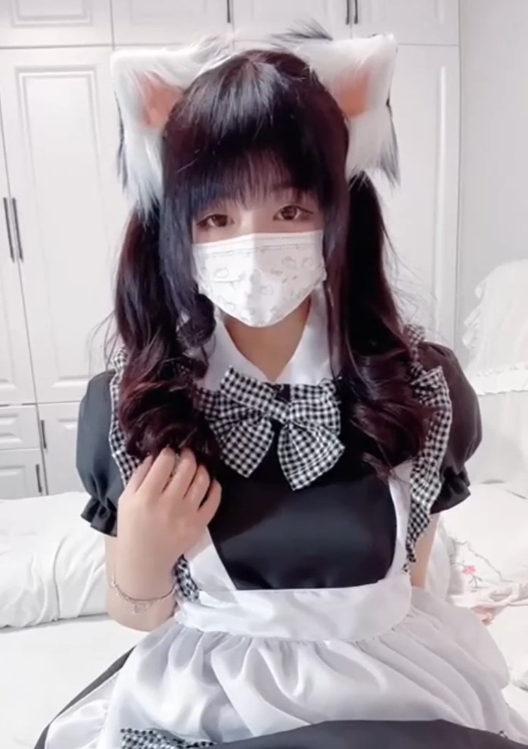 超萌极品可爱网红美少女·小晗喵·猫耳女仆让我来品尝主人的肉棒吧~ 幻想主人肉棒入侵AV棒蹂躏嫩穴-The AV