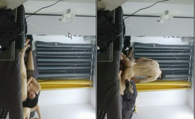 【麻辣王子】  ，肌肉小帅哥，良家学生妹，00后，苗条短发乖巧听话，黑丝足交啪啪，金童玉女性爱最佳伴侣