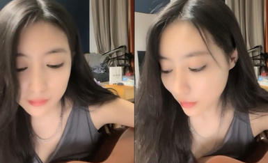 天啦噜！这么漂亮的才女也下海了，女神声音好甜美，一双美腿搭配黑丝，【弹吉他清唱】 (1)