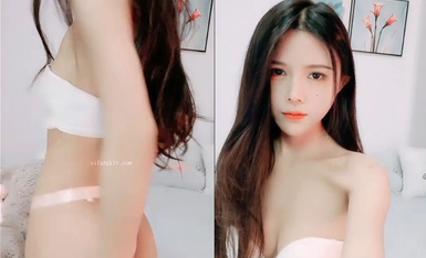 超美女神！美爆了~【小十七嗯】纯粉播 罕见全裸~ (1).