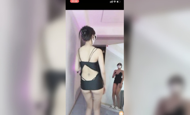 抖音重磅：56W粉絲女神【草莓小甜心】【丁姐】高價走私直播秀 (6)