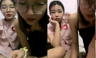 新人！【泡泡鱼妹妹】两个00后可爱眼镜妹~舌吻互舔无套啪啪~稚嫩的少女胴体，看了流鼻血 (1)