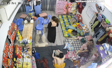 私房最新流出2023 黑客破解攝像頭偷拍 多場合家庭宿舍廁所更衣洗澡 (6)