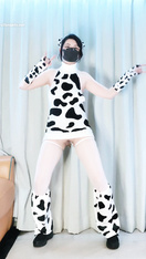 抖音網紅反差母狗『奶咪Naimi』最新五月新作 粉紅絲襪牛奶糖裸舞 粉穴肛塞求操 超清 (11)