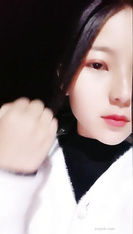 甄漂亮 學妹勾引保安大爺野戰 多場合集 (8)