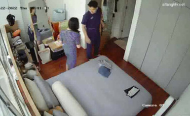 家庭攝像頭破解偷拍！少婦一個人在家寂寞難耐 自慰解決，老公回來了，開心的像個小孩.piece_part