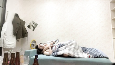 【白嫖探花】密码房，大胸女神，一直说不要_被大佬强上_手被咬出血_一片伤痕，真实刺激对白精彩泡良必看