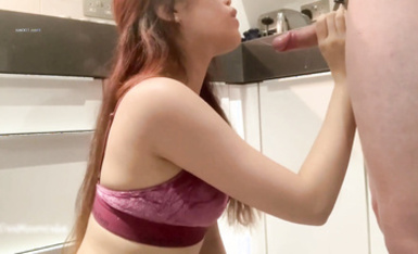 美女少婦在廚房吃雞啪啪 想做飯了 老公說下面先吃飽了幹活有精神 無套輸出 內射