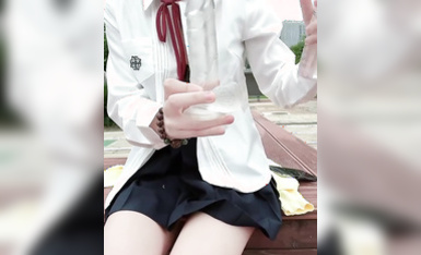 兔崽爱喷水户外露出喷水