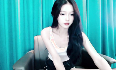 新合集~百擼不厭【不純學妹_lucy_1811】魔鬼中的天使~絲襪美腿~漏奶揉逼~道具自慰 (37)