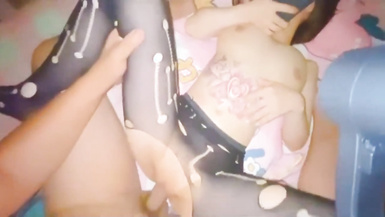 巨乳黑絲美女【一隻小嚶嚶】大奶子白虎粉鮑魚 在家被小哥哥無套內射