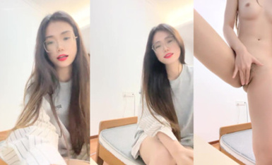 高顏值眼鏡娘@聽者藐藐(妮妮這呢) 尺度福利秀 (2)