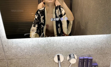 窮人女神富人母狗，推特超高顏值極品空姐【林綰綰】SVIP門檻1888福利，啪啪調教深喉毒龍被腳踩騷穴，母狗屬性拉滿了 (12)