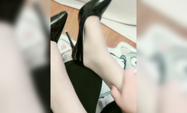 海角第一美女姐姐，姐弟亂倫【姐姐的小飛棍】 全集，一步步精心設計終於上了極品尤物姐姐，讓姐姐沉迷於亂倫的快感 (1)