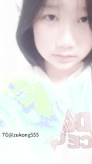 很害羞的高中妹，第一次掰开屁股给导师看，害羞的脸通红