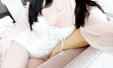 薇薇安 白色包臀裙(1)