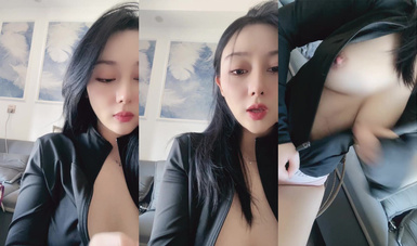 性感尤物網紅女神【coco】解開衣服八字奶，小尺度露穴，極品一線天美穴，張開雙腿揉搓，讓人慾罷不能