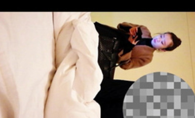 2024年最新，【私房原創偷拍】，男友住在隔壁的風騷小姐姐，她一直說你小聲點，聽見咱倆就死定了(3)