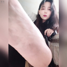 高顏值絲足御姐@豆滿月 辱罵榨精作合集 (15)