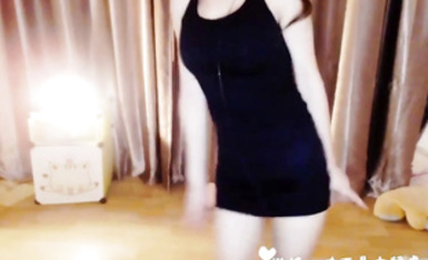 麻酥酥喲 2017‎.‎12‎.‎28‎ 黑色連體包臀裙脫衣舞