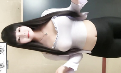 【網紅黑料】抖音舞蹈主播農村小玉玉性愛視頻曝光，榜一大哥發泄的精盆，內射騷逼全是精液！