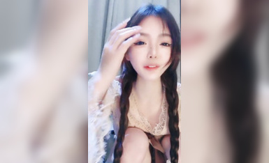 2025年最新抖音網紅女神下海【小饞貓】好美啊，絕對讓你一眼愛上，真是個超級反差的極品尤物 (2)