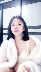 新人主播  超級粉嫩的校花級主播源源 舌釘口交 剛下海就跪在馬桶上被操，道具調教，胸推，舌釘小嘴性感口交，各種姿勢爆操 (34)