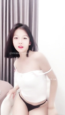 新人主播  超級粉嫩的校花級主播源源 舌釘口交 剛下海就跪在馬桶上被操，道具調教，胸推，舌釘小嘴性感口交，各種姿勢爆操 (54)