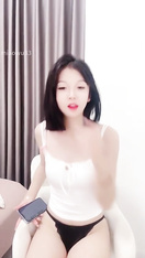 新人主播  超級粉嫩的校花級主播源源 舌釘口交 剛下海就跪在馬桶上被操，道具調教，胸推，舌釘小嘴性感口交，各種姿勢爆操 (78)