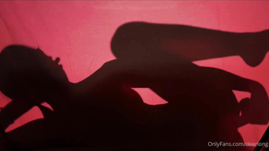 萬狼求檔OnlyFans斯文眼鏡反差小姐姐【deerlong】私拍合集,極品中的極品天生的肉便器,純情少女展現精湛口活兒口爆吞精 (55)