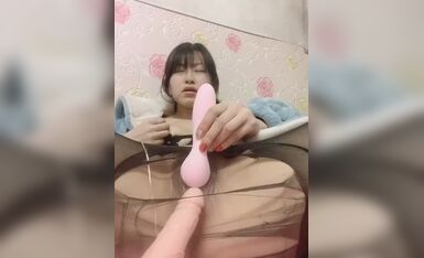 【精品泄密】中港台三位小美女图影流出 (4)