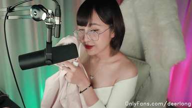 萬狼求檔OnlyFans斯文眼鏡反差小姐姐【deerlong】私拍合集,極品中的極品天生的肉便器,純情少女展現精湛口活兒口爆吞精 (17)