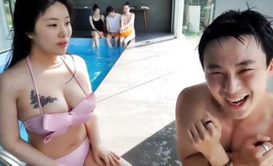 娛樂類戶外大奶紋身妹子主播 錄制玩節目 被潛規則 挨操視頻流出