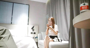 大胸女神今夜相會，她還更主動，長腿翹臀高抬，沙發啪啪看乳浪滾滾，手法專業嬌喘呻吟干高潮-