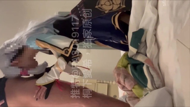 喜歡cos的小母狗嫩妹『桐下愛希』神里凌華