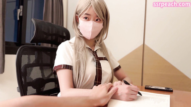 台灣清華大學外文系臀後健身教練「Ellie」OF劇情私拍下班繼父趁老婆不在，猥褻內射寫作業的女兒