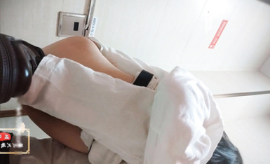 淺夾哥哥的心，全程露臉風騷小妹穿著漏奶情趣裝誘惑狼友，互動撩騷聽指揮