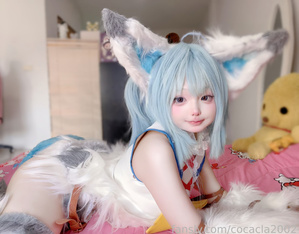 【2025年新品】天生蘿莉體合法嫩妹，COS博主【cocacla2002】露臉福利，自慰騎乘後入內射，小母狗屬性拉滿 (3)