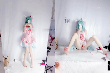 極品顏值清純蘿莉『小池理奈』福利私拍 清純反差小騷貨 緊致粉嫩小穴濕粘淫汁，喜歡自己這種又乖又淫賤的樣子 (5)