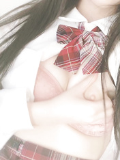 【青春無敵】，極品白虎粉穴，反差女神【燒酒sjcbsrbq】推特視圖全集，各種制服道具，紫薇噴水，內窺鏡看子宮 (7)