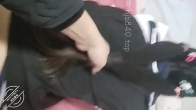 海角亂倫大神【19歲女兒】女兒說跟她男朋友做就是穿的這個白襪，讓我獸欲大發，莫名刺激