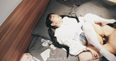 杭州嫩妹獵手 專門挑嫩穴下手 還讓她們介紹自己的閨蜜給他操 實在牛逼 (3)