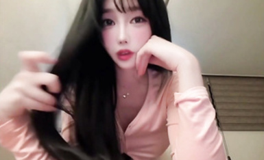 高顏值韓妹Yunjini 擦邊自慰合集 (1)